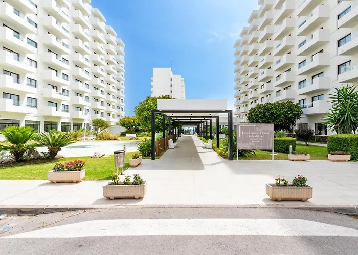 Wintowinrentals Executive In Ocean House Complex